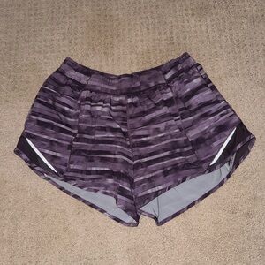 Hotty Hot High-Rise Lined Short 4" size 10